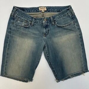 Abercrombie & Fitch Distressed Raw Hem‎ Bermuda Jean Denim Shorts size 8